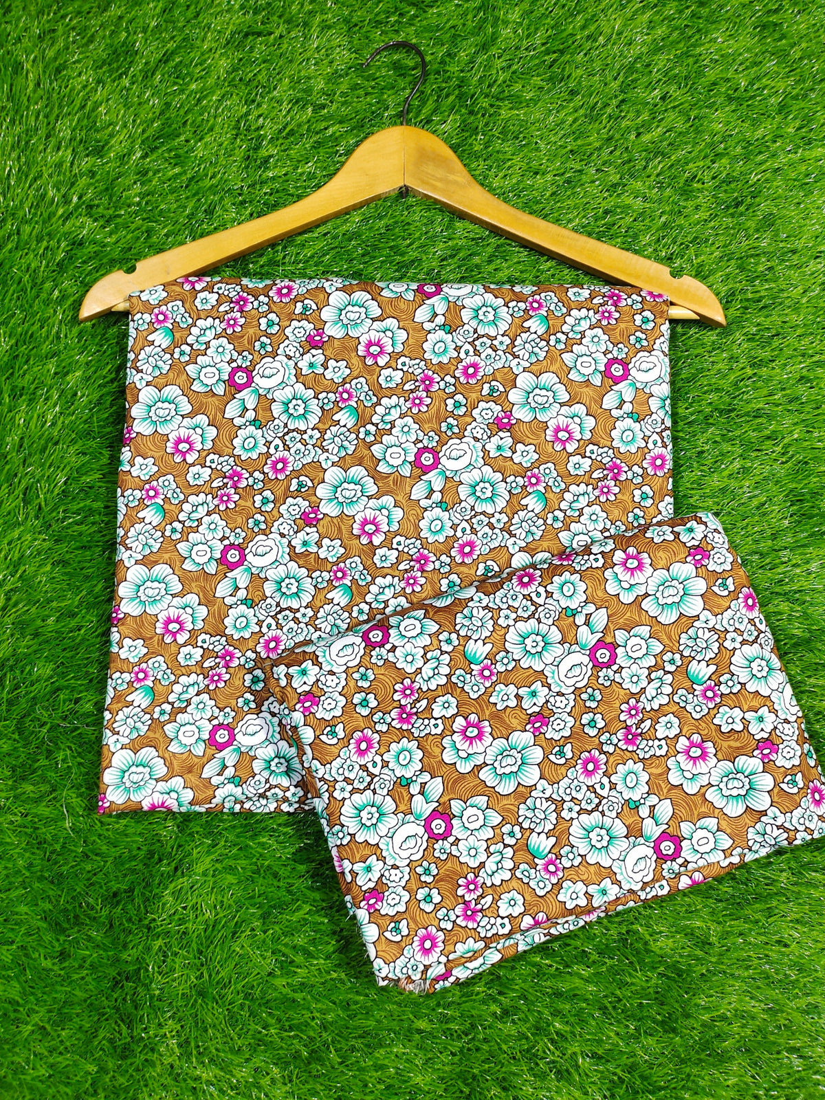 2-PC Unstiched Suit For Winters!